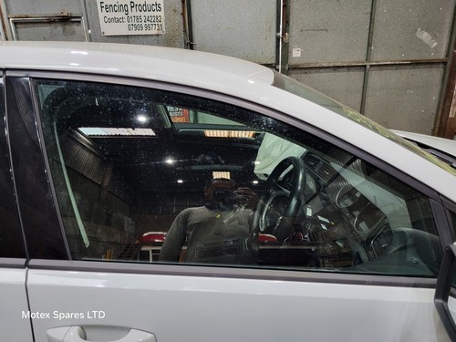 Golf mk7 front door window - front,