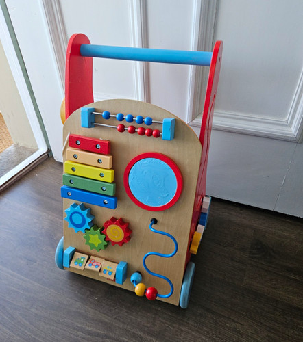 Wooden first steps push along - push,