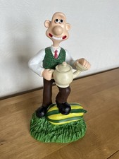 Wallace and Gromit Large Garden Ornament Display Wallace Figure Aardman