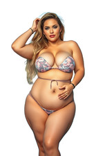 10 Sexy Plus Size Ladies In
