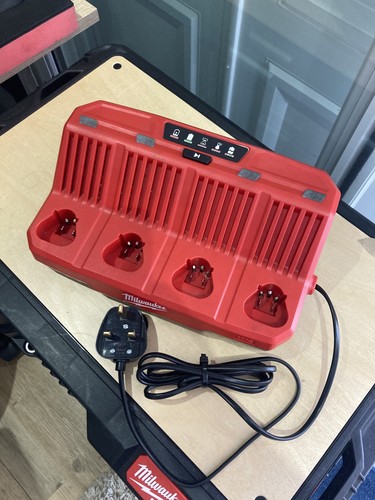 Milwaukee m12c4 12v bay - milwaukee,