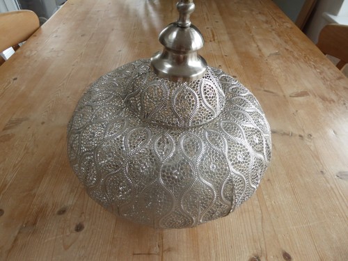 Very pretty silver tin - pretty,