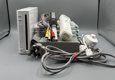 Nintendo Wii Console Bundle +