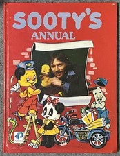 Sooty's Annual With All His TV Friends Purnell Hardback Book 1983  Ref00070