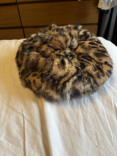 Vintage leopard print fur - print,