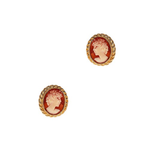 Pre owned 9ct - cameo, stud