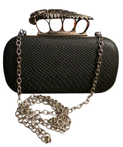 Winged skull knuckle duster - skull,