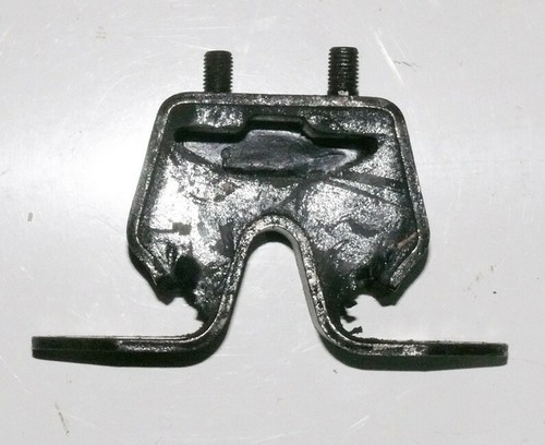 Hillman hunter gearbox mount - gearbox,