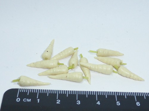 Scale parsnips doll - 12,