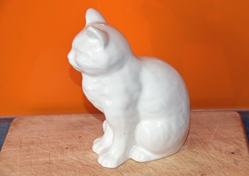 Sylvac white glossy cat 5 - ,