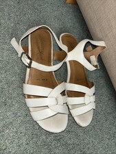 Mantaray White Sandals Size 5 Uk