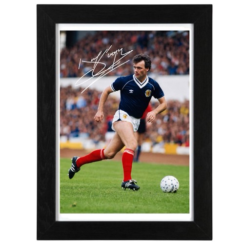 Davie cooper signed autograph - cooper,