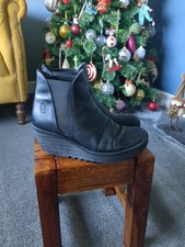 Fly London Black Size 4 Wedge