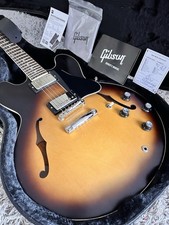 2024  GIBSON USA ES-335 SEMI-HOLLOW ELECTRIC GUITAR IN SATIN VINTAGE BURST