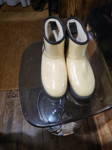 Uggs boots - uggs,