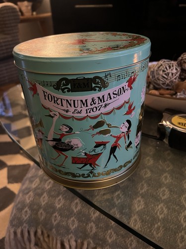 Fortnum mason m - mason, f&m