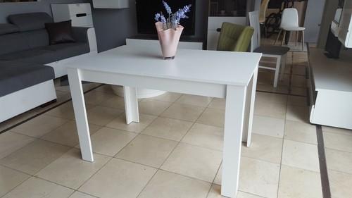 White extending dining table