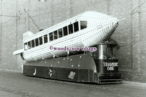 A0943 blackpool tram - -,