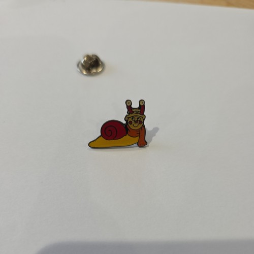 The magic roundabout lapel - roundabout, pin