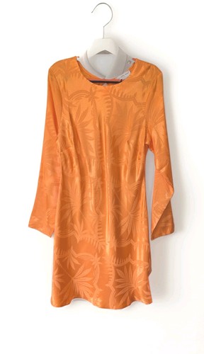 Never fully dressed apricot - never,