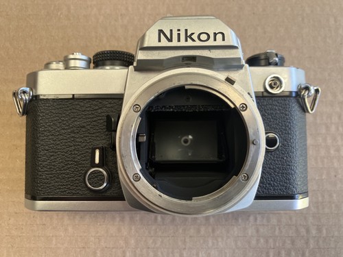 Nikon slr camera - 35, body