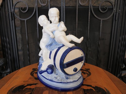 Wedgwood blue white majolica - blue,