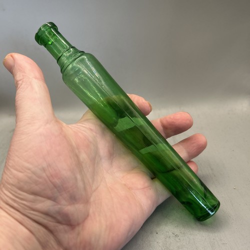 Tall elegant emerald - elegant, green