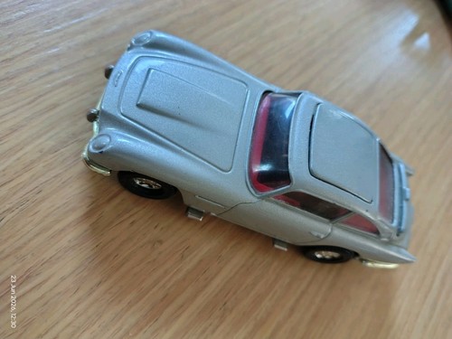 James bond 007 aston - james,