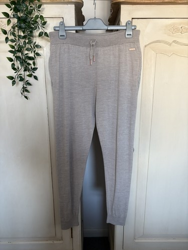 Sweaty betty size beige - m,
