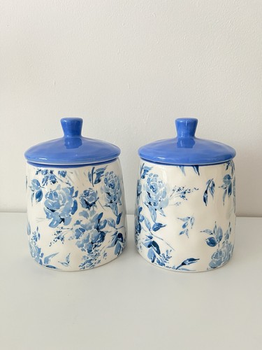 Pair blue white - white, floral