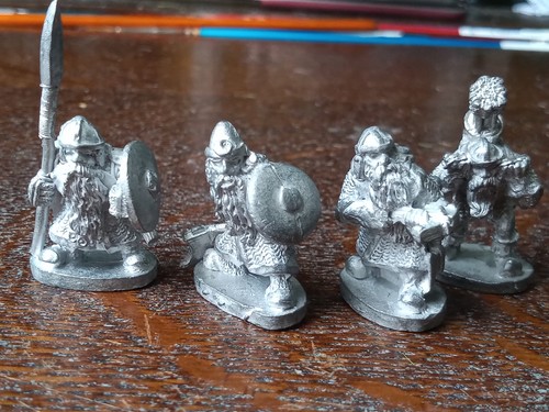 Pre slotta metal dwarves - ,