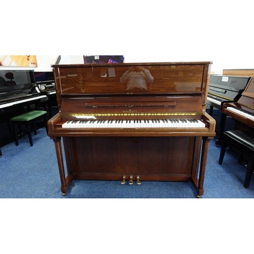 Second hand schimmel 128 - second,