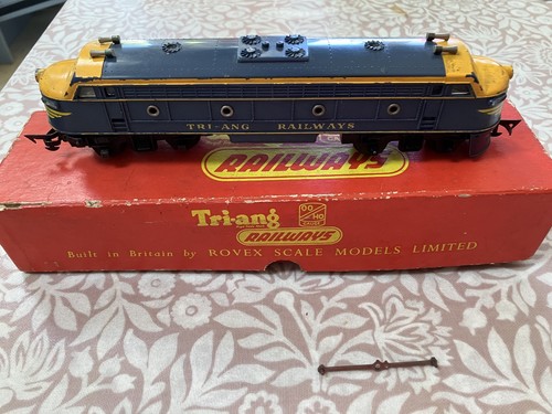 Tri ang suberban coach train - tri-ang,