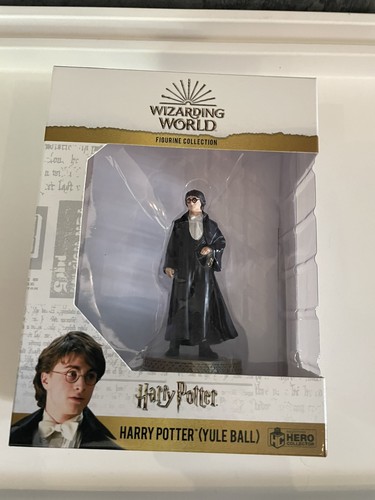 Wizarding world figurine harry - world,