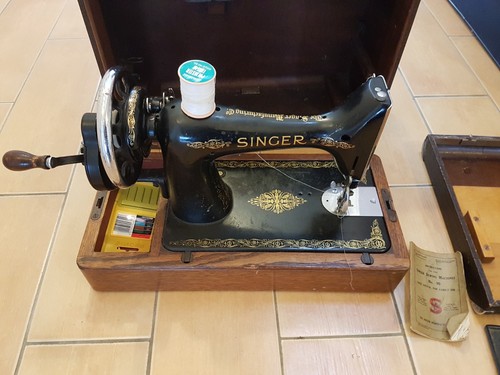 Vintage singer hand crank - hand,