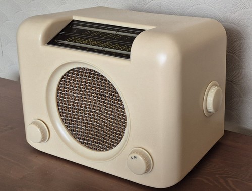 Ivory bush dac90 bakelite - ivory,