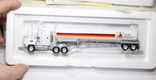 Matchbox CCY11 Mack Tanker