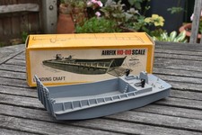 Airfix 1960's HO-00 Scale Landing Craft with Black Guns #1658