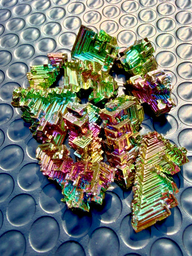 Pieces bismuth crystals - bismuth,