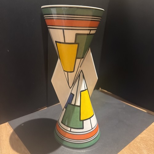Wedgwood clarice cliff ltd - 9",