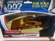 Corgi ultimate james bond - james,