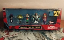 Teen Titans Go! Deluxe 6 X Mini Toy Action Figures Gift Box Collection