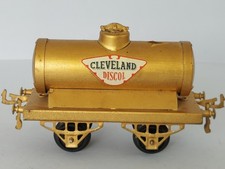 O Gauge HORNBY SERIES - Petrol Tank Wagon - Refinished as 'Cleveland Discol'