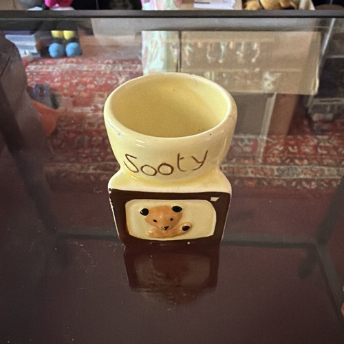 Vintage sooty yellow - vintage, egg