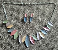 2 x Piece Jewellery Set Inc Necklace & Earings Multi Coloured Fixed Leaf Pattern