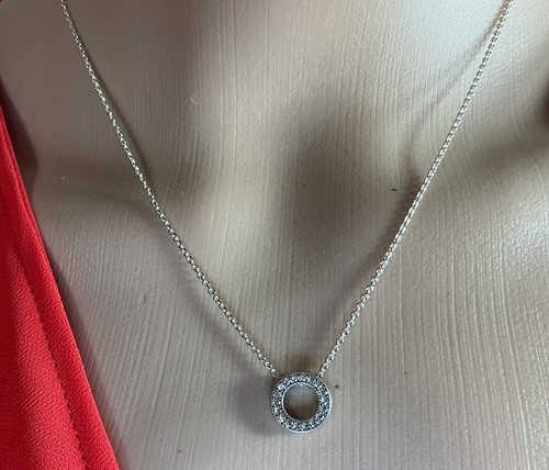 Pandora logo circle - logo, collier