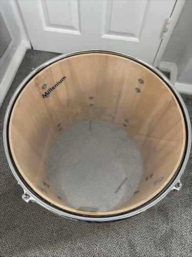 Floor tom drum by - drum,