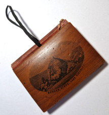 MAUCHLINE WARE WOODEN SEWING
