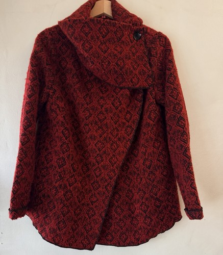 Joe browns red black geometric - browns,