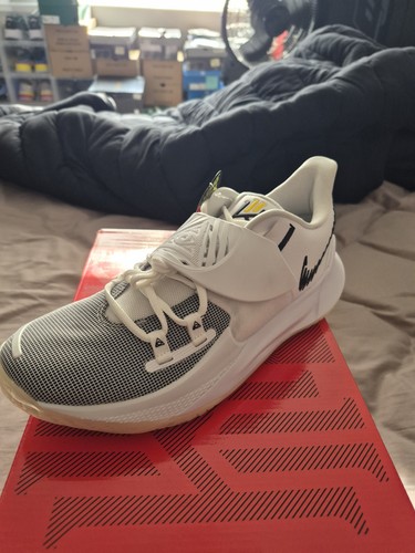 Size nike kyrie - 12,